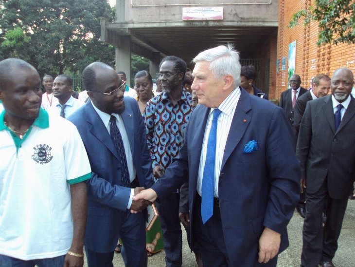 Bernard Valéro, porte-parole du Quai d`Orsay :“Jean-Marc Simon poursuivra sa mission en Côte d`Ivoire “